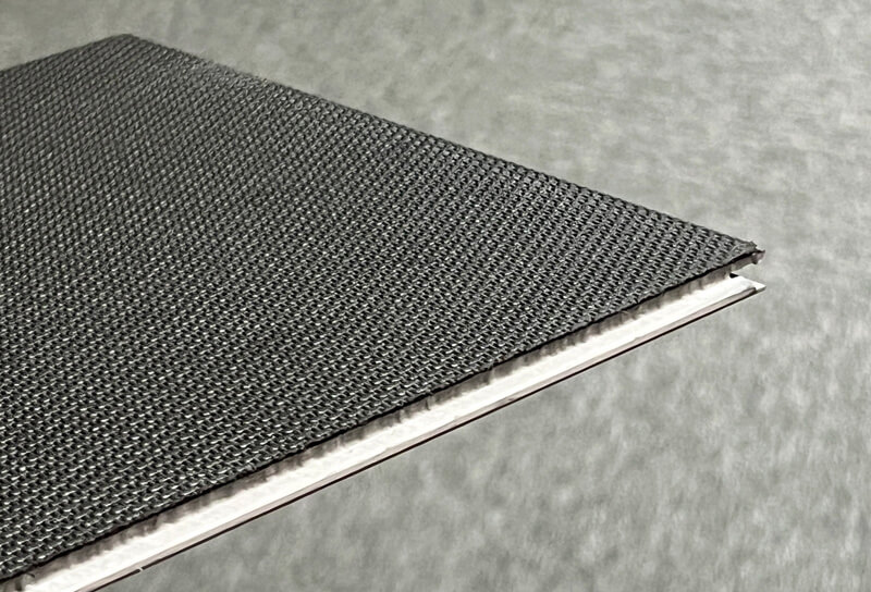 Vinyylilankun integroitu askeläänieriste