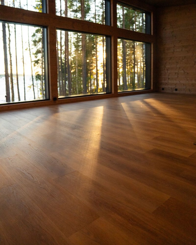 Check One Premium 2072 Alteno Oak – rantahuvila ja järvinäkymä