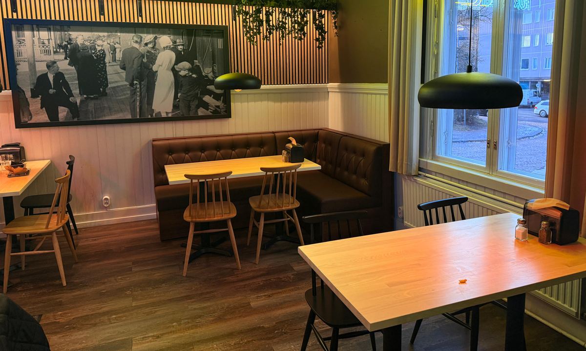 Oneflor liimattava vinyylilankku – ravintola