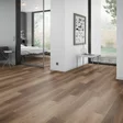 Liimattava vinyylilankku Walnut Natural olohuoneessa - Liimattavat vinyylilattiat - OFD-055-051M - 2