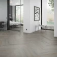 Liimattava vinyylilankku English Oak Taupe olohuoneessa - Liimattavat vinyylilattiat - OFD-055-161M - 2