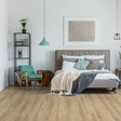 Vaaleanruskea laminaatti makuuhuoneessa Suite Luxor Oak Platin - Laminaatit - 24821M - 2